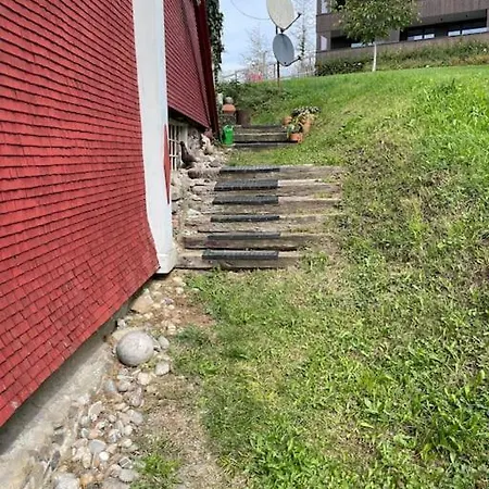 Neu Renoviertes 2zi Im Dg Apartment