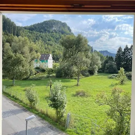 Apartment Neu Renoviertes 2zi Im Dg